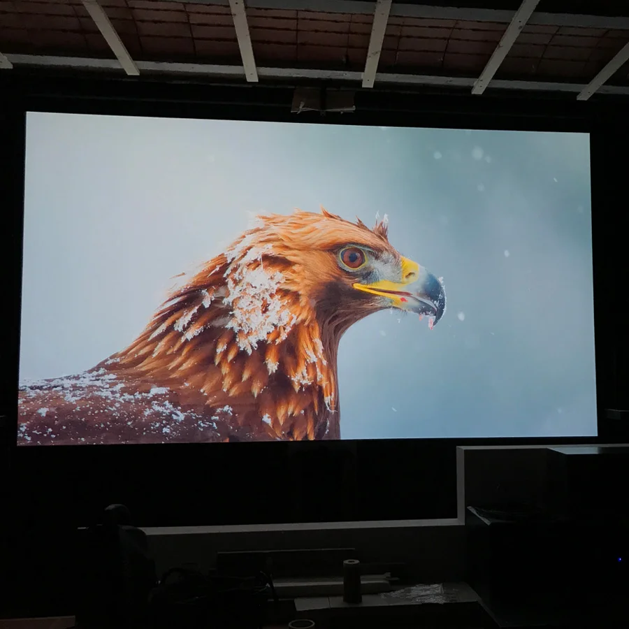 Higher image quality projected on alr projector screen paint
